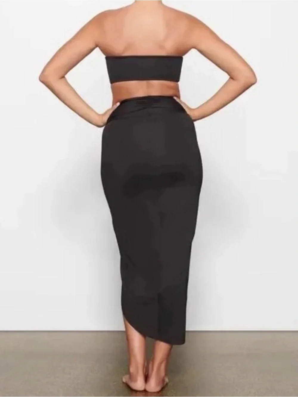 BNWT SKIMS SWIM SARONG SKIRT